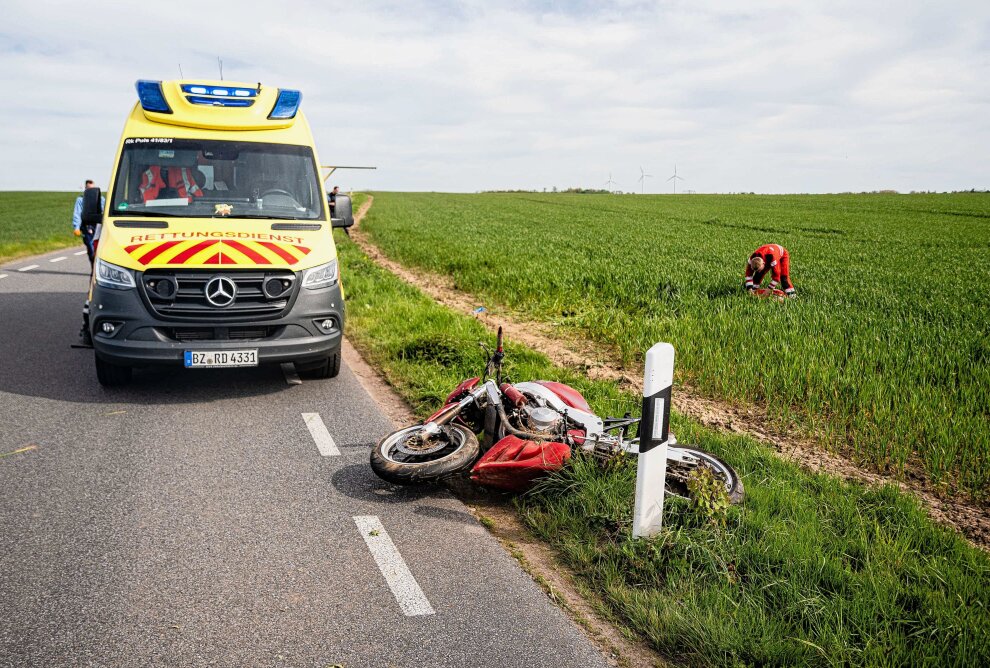 Tödlicher Unfall in Sachsen: Motorradfahrerin kommt ums Leben - Am Sonntagnachmittag kam es zu einem tödlichen Motorradunfall bei Leppersdorf. Foto: xcitepress/Rico Löb