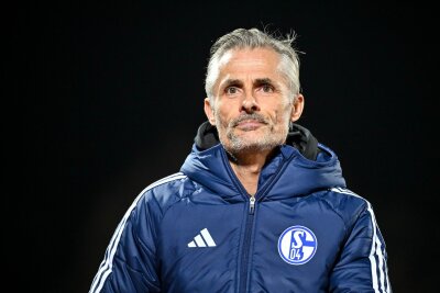 0:0 in Ulm: Schalke holt ersten Punkt unter van Wonderen - Kees van Wonderen traf mit Schalke auswärts auf Ulm.