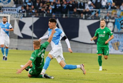 0:1 gegen Chemie: CFC mit neuen Trainer weiter sieglos - CFC vs. BSG Chemie Leipzig. vlnr: Florian Brügmann und Niclas Walther. Foto: Harry Härtel