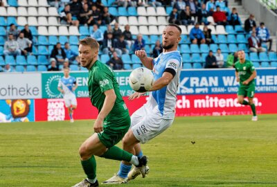 0:1 gegen Chemie: CFC mit neuen Trainer weiter sieglos - CFC vs. BSG Chemie Leipzig. Rechts: Artur Mergel. Foto: Harry Härtel