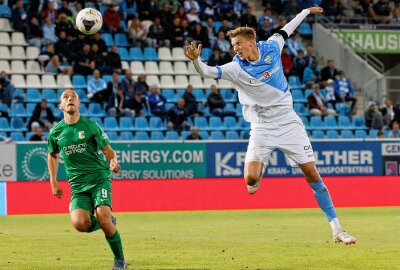 0:1 gegen Chemie: CFC mit neuen Trainer weiter sieglos - CFC vs. BSG Chemie Leipzig. vlnr: Timo Mauer und Felix Müller. Foto: Harry Härtel