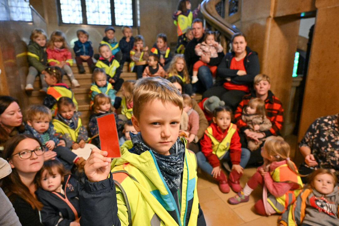 1.000 Kita-Plätze zu viel: Diese Chemnitzer Kitas sollen geschlossen werden - Laut Schätzungen seien rund 1.000 Kita-Plätze in den kommenden beiden Jahren unbelegt. Ein Abbau der Betreuungsplätze sei unvermeidlich. Das stieß am Montag auf Unverständnis.