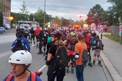 1. Chemnitzer Nachtskaten trotzt Regenwolken - Das 1. Chemnitzer Nachtskaten 2024 war ein voller Erfolg.