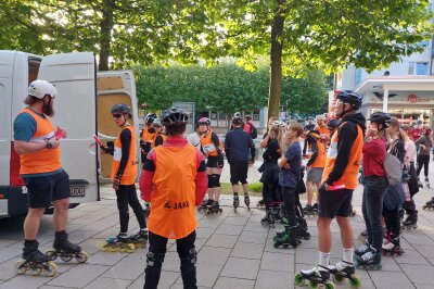 1. Chemnitzer Nachtskaten trotzt Regenwolken - Das 1. Chemnitzer Nachtskaten 2024 war ein voller Erfolg.