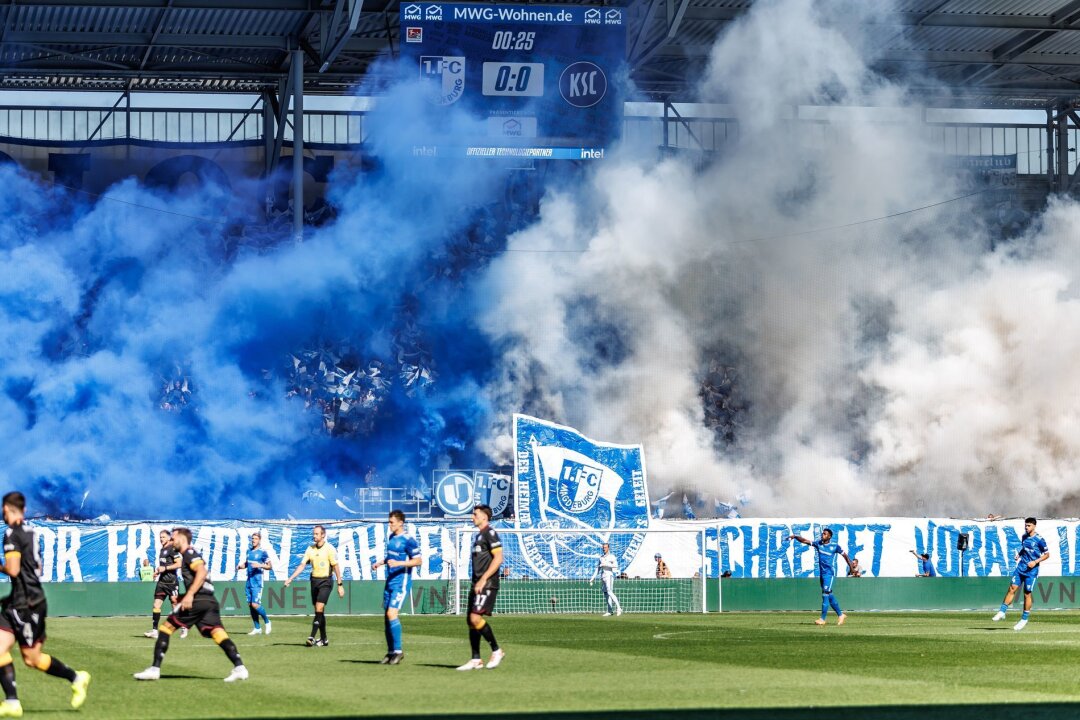 1. FC Magdeburg muss für Fehlverhalten der Fans zahlen - Wegen des Abbrennens von Pyrotechnik durch seine Fans muss der 1. FC Magdeburg wieder eine Strafe zahlen.