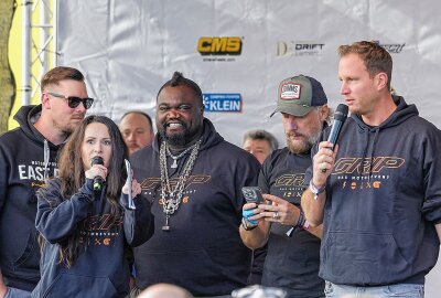 10. Lärmtag der Saison: Actionreiches Grip Fan-Fest begeistert Besucher - Vor der Bühne war es immer gut gefüllt. Foto: Andreas Kretschel