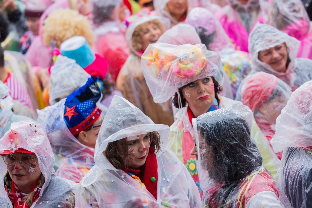 11.11., 11.11 Uhr - es ist wieder Karneval - Der Karnevalsauftakt fand in Köln diesmal bei strömendem Regen statt.