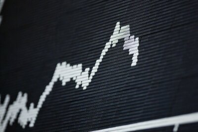 11 Fehler, die Sie an der Börse vermeiden sollten - An der Börse geht es auf und ab - doch auf lange Sicht sind Gewinne wahrscheinlicher als Verluste.