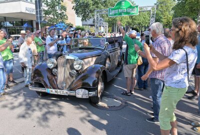 12. August-Horch-Klassik war ein Erfolg - Für die Horch-Klassik haben Oldtimer-Fahrer ihre Schmuckstück aus der Garage geholt. Foto: Ralf Wendland