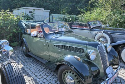 12. August-Horch-Klassik war ein Erfolg - Bernd Schmiedel ist mit seinem BMW 321/1 bei der Horch-Klassik mitgefahren. Foto: Ralf Wendland