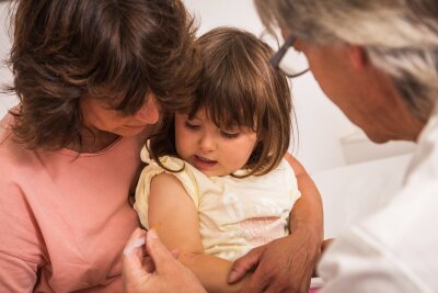 15 wichtige Fakten zur Grippeschutzimpfung - Eine Grippeimpfung kann auch für Kinder sinnvoll sein, wenn diese zum Beispiel Asthma oder Diabetes haben.