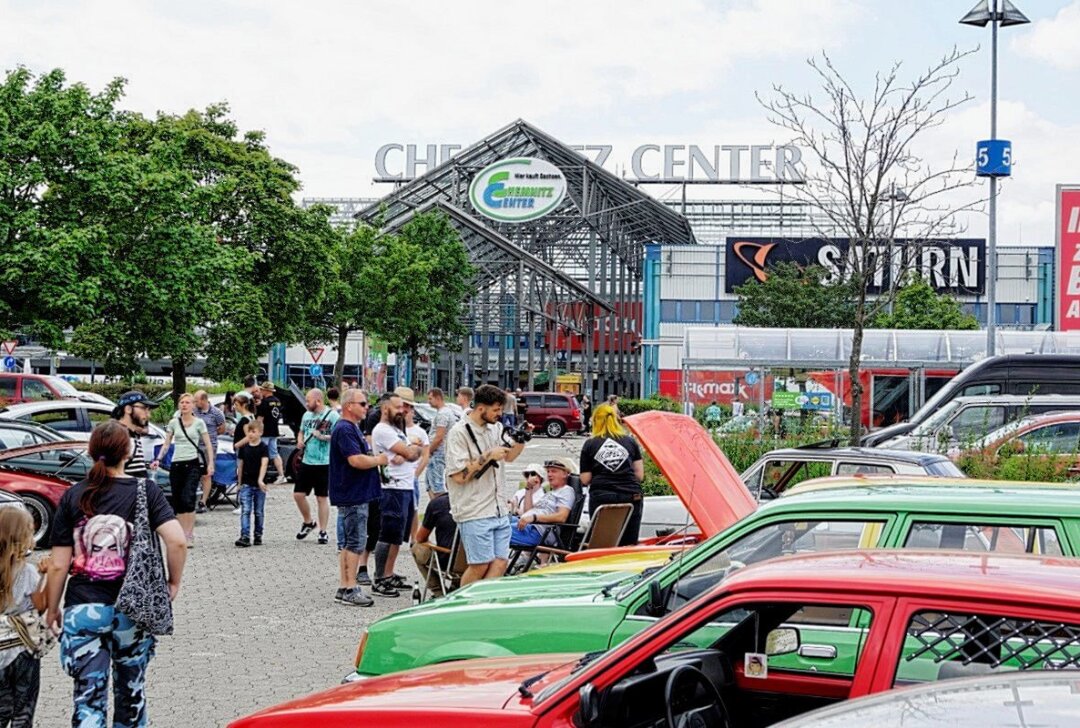 150 Autos beim diesjährigen Opeltreffen im Chemnitz Center - 150 Autos beim diesjährigen Opeltreffen. Fotos:Jan Härtel/ChemPic