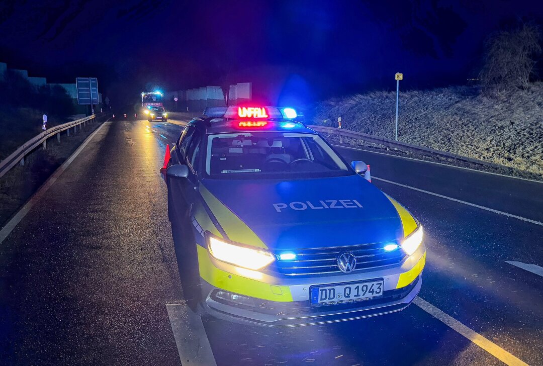 17-Jähriger flieht im Erzgebirge mit Simson vor Polizei: Verfolgungsfahrt endet im Wald - Ein 17-Jähriger lieferte sich eine rasante Verfolgungsjagd mit den Beamten. Symbolbild. Foto: Daniel Unger