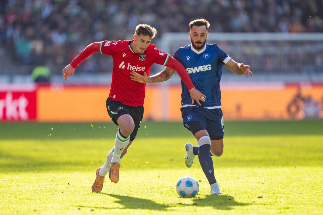 2:1 gegen den KSC: Hannover 96 neuer Tabellenführer - Hannover 96 gewinnt knapp gegen den Karlsruher SC und steht auf Platz eins.