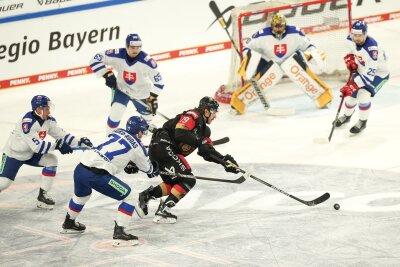 2:6 gegen Slowakei: DEB-Team enttäuscht bei Deutschland Cup - Deutschland war beim Deutschland Cup gegen die Slowakei chancenlos.