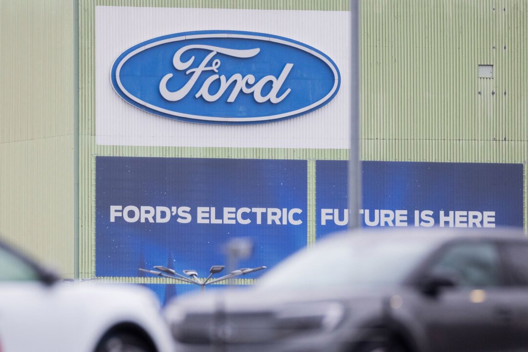 2.900 Jobs weniger: Ford zückt schon wieder den Rotstift - Insgesamt peilt Ford in Europa den Abbau von 4.000 Stellen an, 800 davon in Großbritannien und 300 in anderen EU-Staat. 