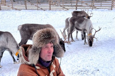 20 Stunden dunkel: Warum der Winter im Norden dennoch lohnt - Juha Kujala hat eine Rentier-Farm in Kuusamo.