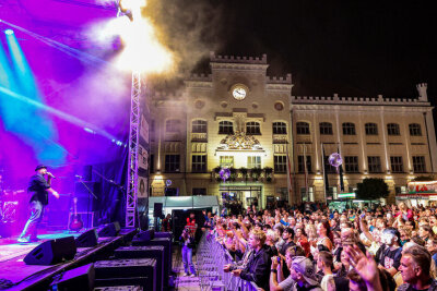 21. Zwickauer Stadtfest im August: Ein absolutes Highlight in der Schumannstadt - Impressionen vom Zwickauer Stadtfest 2023 - im Bild: Hauptmarktbühne