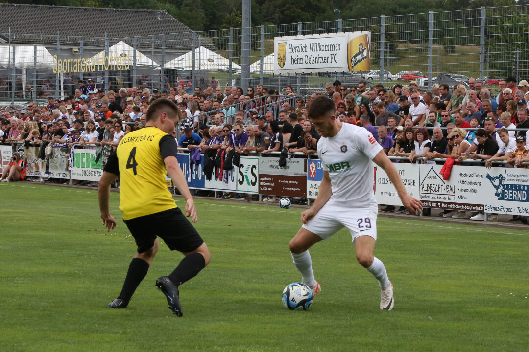 24 Treffer in zwei Spielen: FC Erzgebirge Aue trifft auch in Oelsnitz zwölfmal - Der FC Erzgebirge Aue spielte am Sonntag beim Oelsnitzer FC. Foto: Katja Lippmann-Wagner