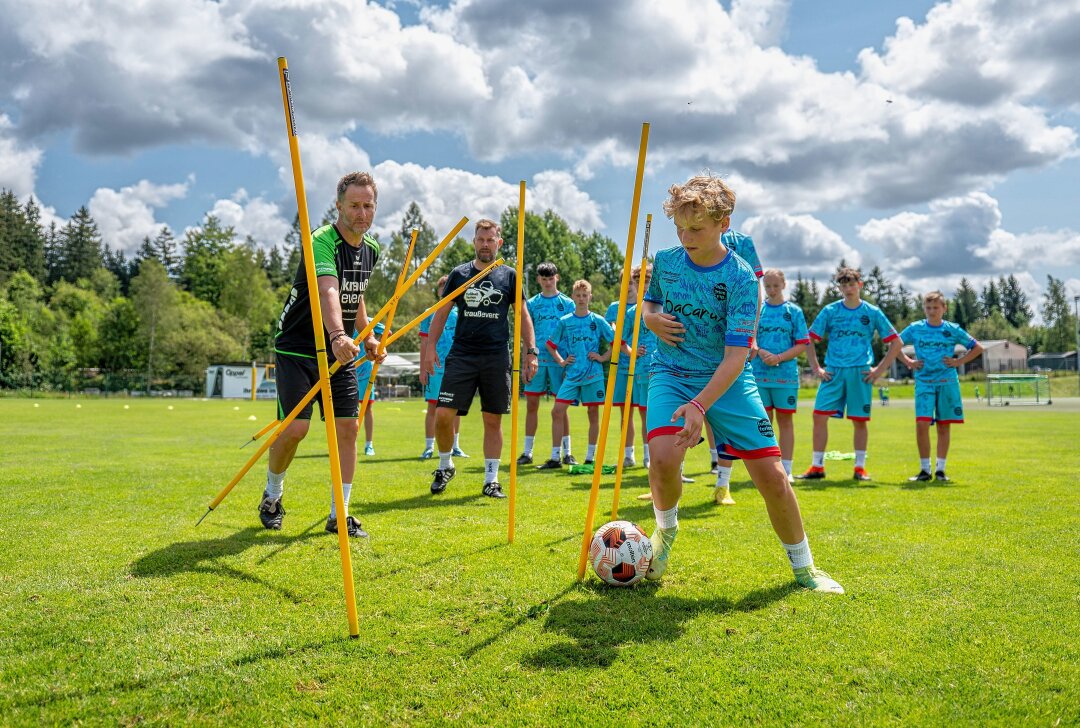 27. Fußball-Feriencamp in Schöneck begeistert 60 Teilnehmer - Das 27. Fußball-Camp in Schöneck war ein voller Erfolg. Foto: Krauß Event - Fabian Noack