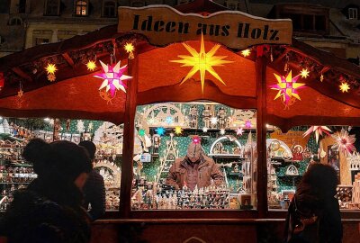 27 Tage Weihnachtsmarkt: Zauberhafte Adventszeit in Plauen - Der Plauener Weihnachtsmarkt hat 27 Tage geöffnet. Hier gibt es Erinnerungen aus dem vergangenen Jahr. Foto: Karsten Repert