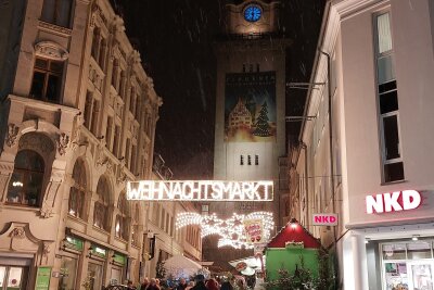 Der Plauener Weihnachtsmarkt hat 27 Tage geöffnet. Hier gibt es Erinnerungen aus dem vergangenen Jahr. Foto: Karsten Repert