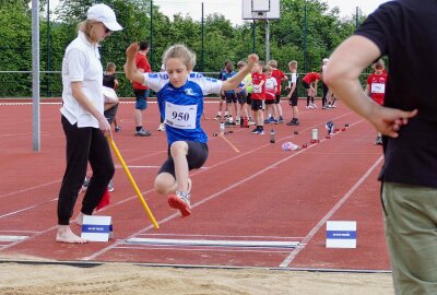 280 junge Leichtathleten zeigen beim 7. Erzgebirgsmeeting in Gelenau ihr Können - Auch der TSV Elektronik Gornsdorf war in Gelenau vertreten. Foto: Andreas Bauer