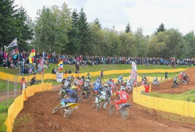 29. Motocross Thurm war das erwartete MX-Fest - Gut gefüllte Ränge beim 29. ADAC Motocross Thurm. Foto: Thorsten Horn