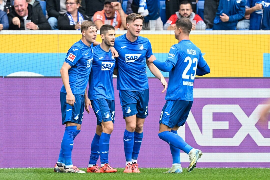 3:1 im Kellerduell: Hoffenheim verschärft Bochumer Krise - Traf gegen Bochum früh zum 1:0 für Hoffenheim: Andrej Kramaric (2.v.l.)