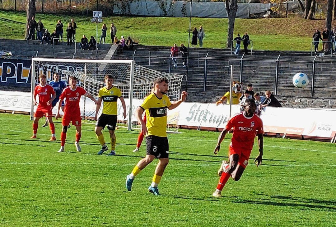 3.200 Zuschauer erleben 1:2-Niederlage des VFC Plauen gegen Erfurt - Hier gibt es Bildimpressionen vom Spiel Plauen gegen Erfurt. Foto: Karsten Repert 