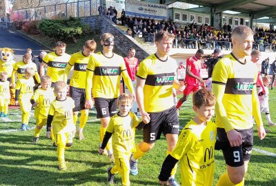 3.200 Zuschauer erleben 1:2-Niederlage des VFC Plauen gegen Erfurt - Hier gibt es Bildimpressionen vom Spiel Plauen gegen Erfurt. Foto: Karsten Repert 