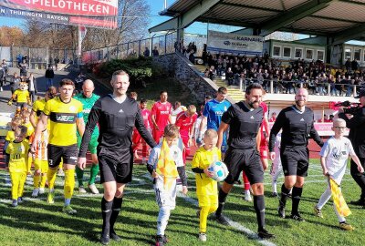 3.200 Zuschauer erleben 1:2-Niederlage des VFC Plauen gegen Erfurt - Hier gibt es Bildimpressionen vom Spiel Plauen gegen Erfurt. Foto: Karsten Repert 