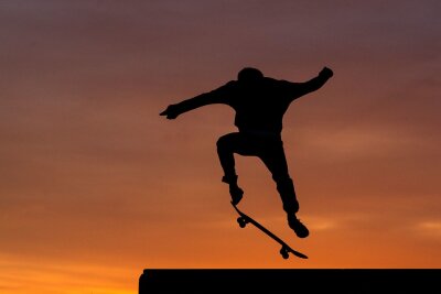 3 Olympia-Sportarten ausprobiert: Tipps für Anfänger - Wer sicher auf dem Skateboard rollen kann, kann sich an ersten Tricks probieren.