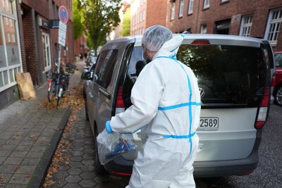 31-jähriger Mann in Hamburg erschossen - Täter flüchtig - Für das Opfer kam jede Hilfe zu spät.