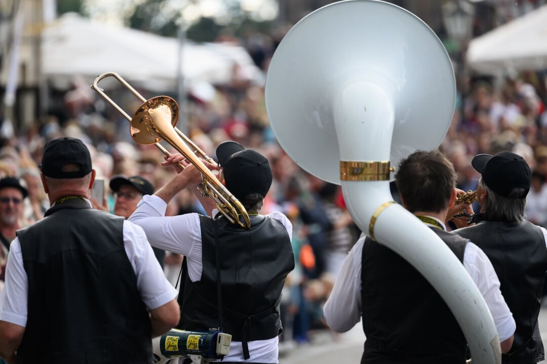 39 Bands bei Internationalem Dixieland Festival Dresden - Zum 53. Internationalen Dixieland Festival Dresden spielen im Mai 2025 knapp 40 Bands (Archivbild)