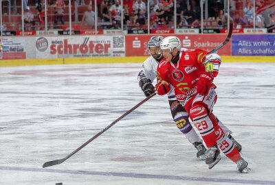 4:0! Eispiraten schlagen Leipzig im ersten Heimtest - Eispiraten Crimmitschau - KSW Icefighters Leipzig: Neuzugang Rihards Marenis. Foto: Andreas Kretschel