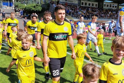 4:1-Auswärtserfolg in Plauen: Jena feiert fünften Sieg in Folge - Hier gibt es Impressionen vom Spiel Plauen gegen Jena (1:4). Foto: Karsten Repert