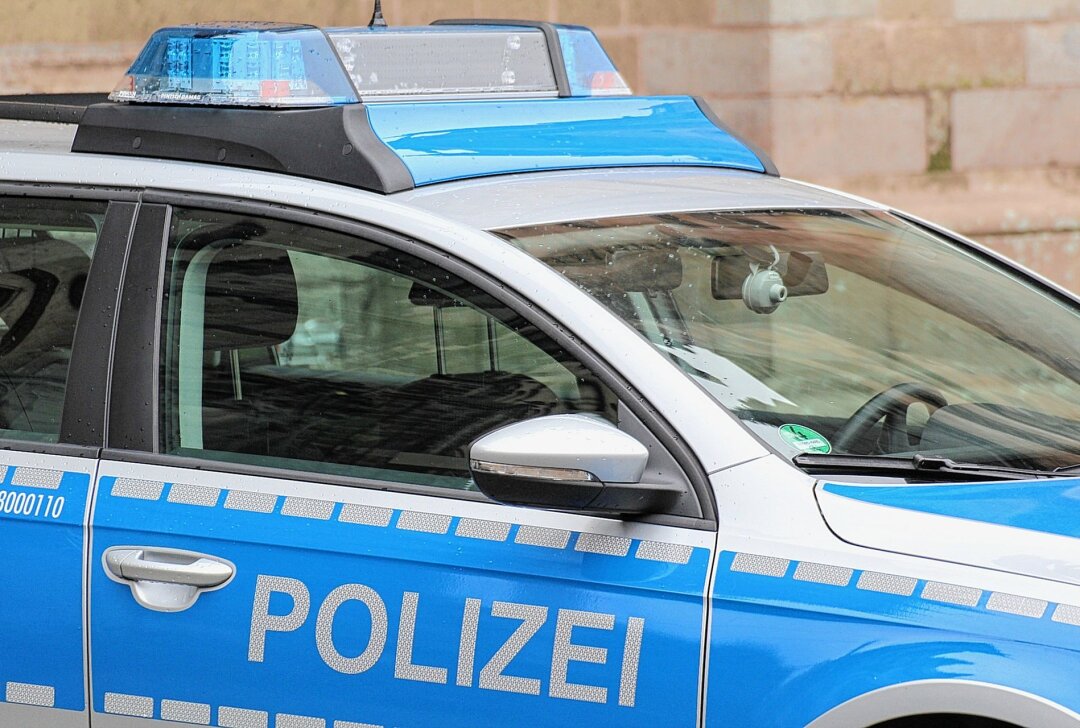 40.000 Euro Sachschaden nach Kollision mit Sattelzug auf A72 - Symbolbild. Foto: Ingo Kramarek / pixabay