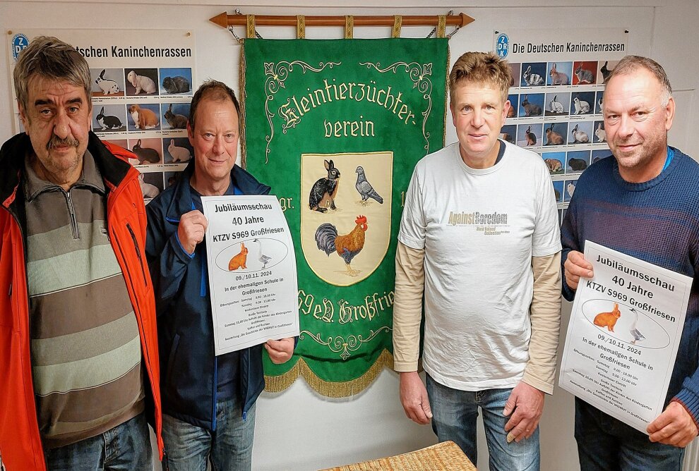 40 Jahre Kleintierzüchter: Großfriesen lädt ein - Im Bild von links: Lutz Groh, Steffen Thoß, Jan Gottsmann und Frank Meinlschmidt. Foto: Karsten Repert