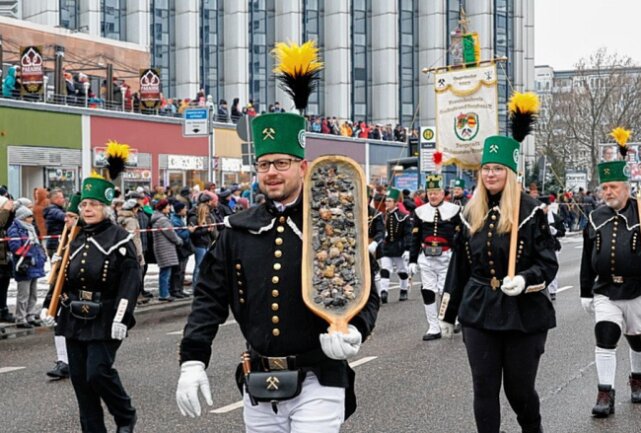 43. Bergparade In Chemnitz: 1000 Teilnehmer Ziehen Durch Die Innenstadt