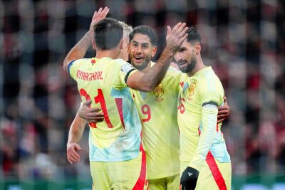 5:1 gegen Polen: Portugal im Nations-League-Viertelfinale - Titelverteidiger Spanien ist nach einem Erfolg über Dänemark der Gruppensieg nicht zu nehmen.