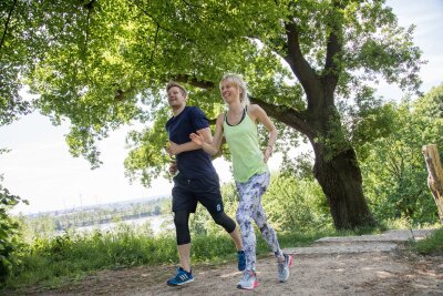 5 Gründe, warum Sie jetzt täglich Erdbeeren essen sollten - Nur 9 Minuten Joggen und schon sind die Kalorien einer 300-Gramm-Erdbeerschale abgelaufen.