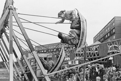 50 Jahre Neubaugebiet Fritz-Heckert: Eine Bildergalerie durch die Geschichte - 18.6.1985 in Karl-Marx-Stadt: Wohngebietsfest im Fritz-Heckert-Gebiet, am Versorgungszentrum Südblick, Wilhel-Firl-Straße und Robert-Siewert-Straße. Foto: Harry Härtel