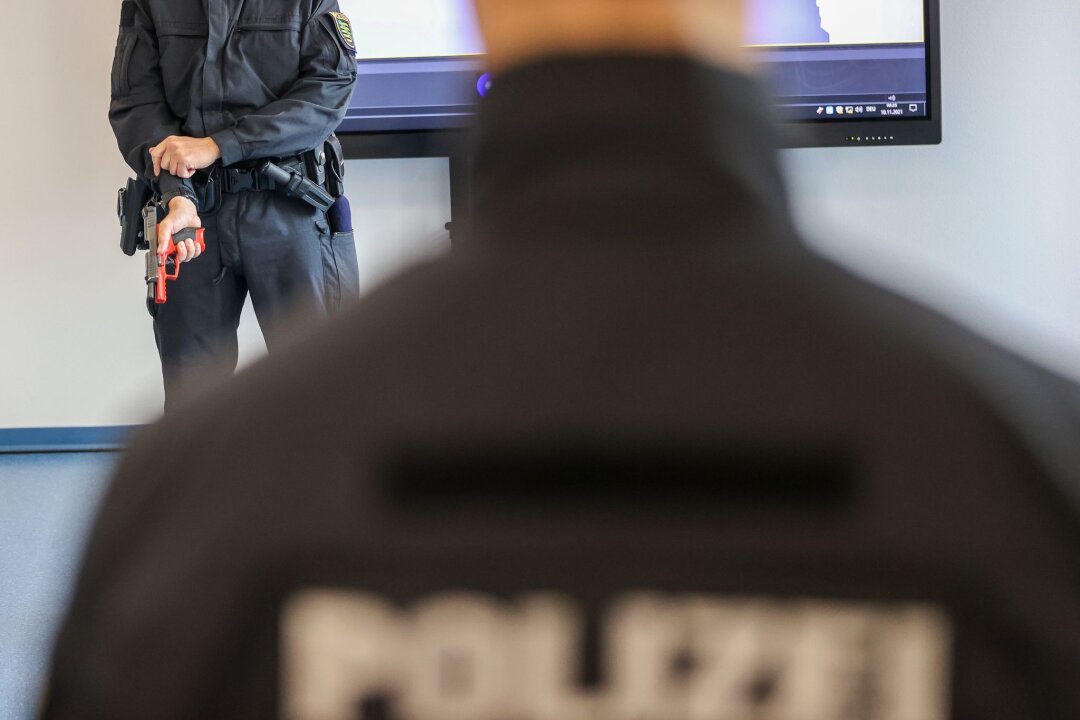 60 Millionen Euro in Ausbau der Polizeifachschule investiert - Sachsens Polizisten werden in Schneeberg in modernen Schießanlagen ausgebildet (Archivbild)