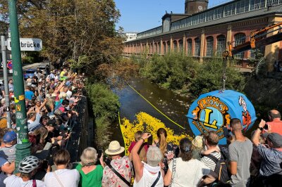 7.500 Enten schwimmen in der Chemnitz für den guten Zweck um die Wette - Am 1. September fand das 12. Entenrennen vom Lions Club Chemnitz im Rahmen des Seeberplatzfestes statt.