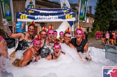 7 Frauen aus Mittelsachsen dabei beim Muddy Angel Run in Dresden - "Es war reine Frauenpower. Auch die anderen Teams strahlten so viel positive Energie aus, dass man sich einfach mitreißen lassen musste."