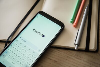 7 Ideen: Wann uns Chatbots im Joballtag helfen können - Chatbots wie ChatGPT werden im Alltag zunehmen genutzt - und können auch im Berufsleben Zeitersparnis bringen.