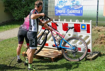 7. Miriquidi-Bike-Challenge begeistert Mountainbiker im Erzgebirge - Reinigung war hinterher dringend angebracht. Foto: Andreas Bauer