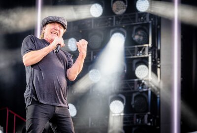 77.000 Fans feiern mit AC/DC im ausverkauften Ostragehege - Vor 77.000 Zuschauern begeistern AC/DC im ausverkauften Ostragehege/Rinne Dresden. Foto: Archeopix/Grube