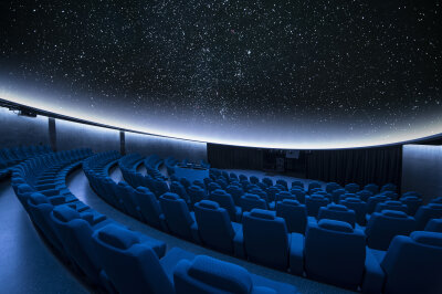 "80s in space": Neues Musikevent im Planetarium Rodewisch - Genrebild. Foto: Adobe Stock / Pavel